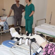 После замены сустава: как мы помогаем пациентам снова свободно двигаться